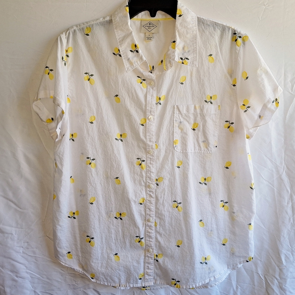 St. John's Bay White Short-Sleeve Button-Down Shirt with Yellow Lemon Print
